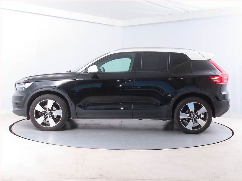 Volvo XC40 (2018) D4 AWD - fotka 3 z 20