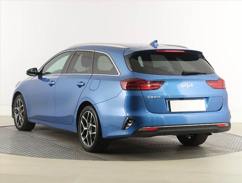 Kia Ceed (2023) 1.5 T-GDI, ČR,1.maj - fotka 4 z 21