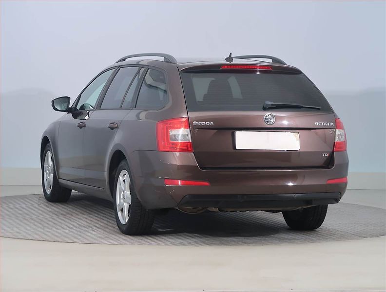 Škoda Octavia (2013) Ambition Plus 2.0 TDI, Automat - fotka 4 z 20