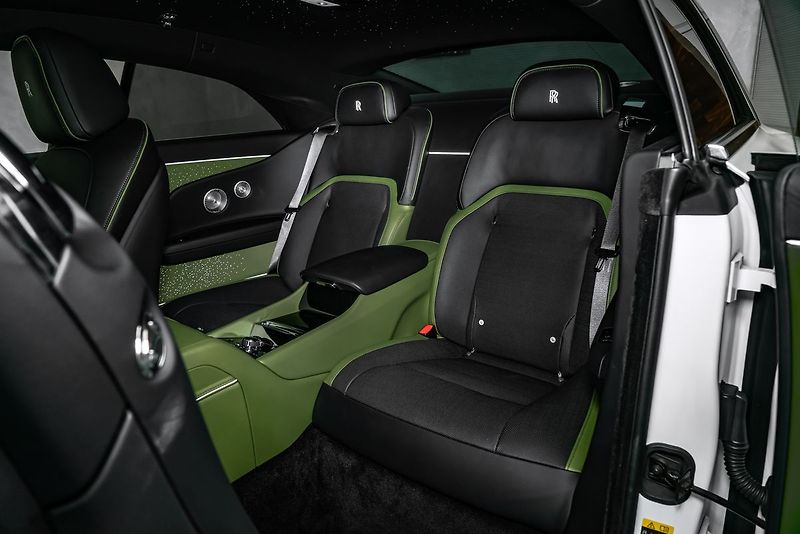 Rolls-Royce Spectre - fotka 23 z 29