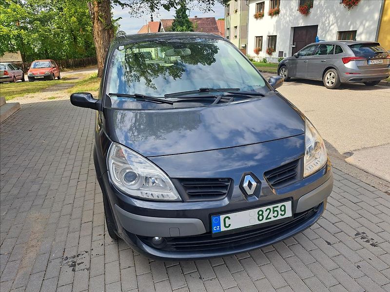 Renault Scénic 1,5 dCi - fotka 2 z 35