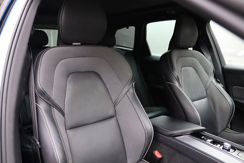 Volvo XC60 VOLVO XC60 T8 TWIN ENGINE R-DE - fotka 31 z 35