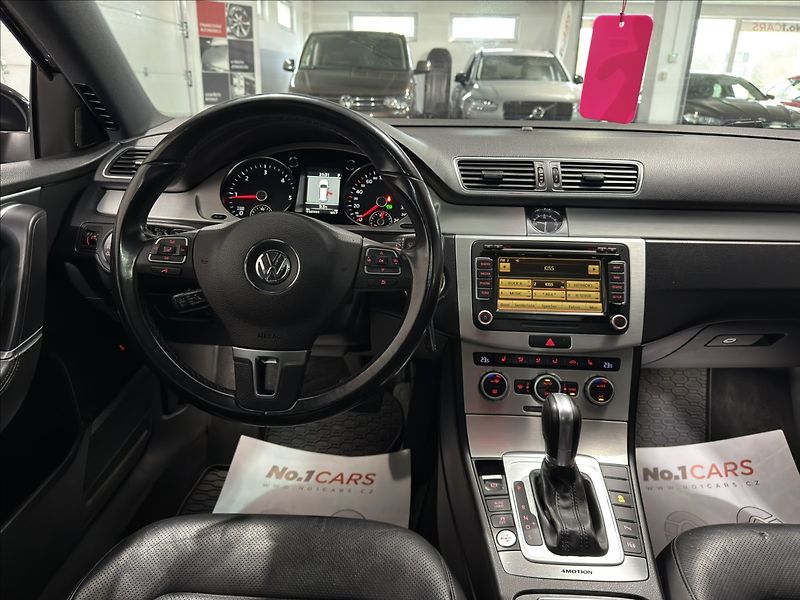 Volkswagen Passat 2,0   TDI DSG 4X4 HIGHLINE ACC - fotka 23 z 37