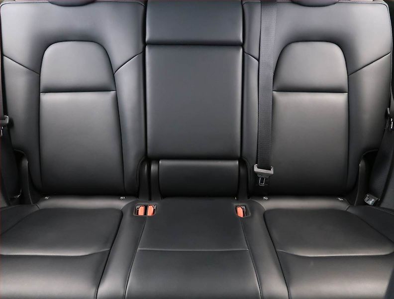 Tesla Model Y (2022) RWD LFP 60kWh, SoH 95% - fotka 10 z 33