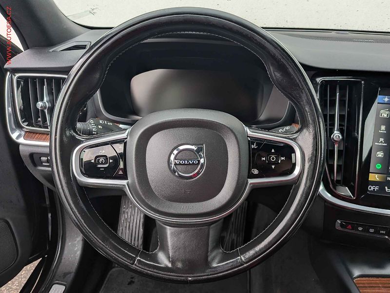 Volvo V60 (2019) 2.0D 4x4, Cross Country, AT - fotka 15 z 16