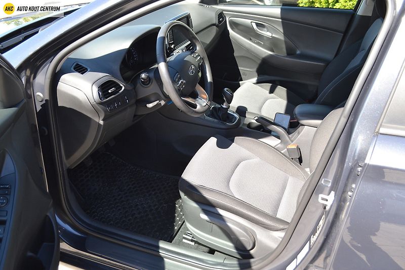 Hyundai i30 FB 1.0T-GDI COMFORT ALU16 - fotka 19 z 54