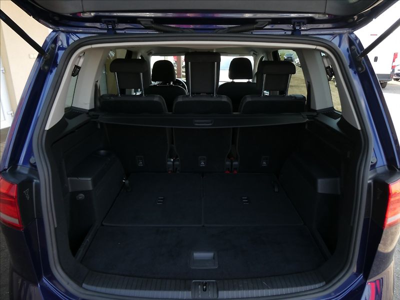 Volkswagen Touran 1,2 TSi 81kW 7.míst, NAVI - fotka 17 z 39