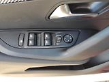 Peugeot 2008 (2026) ALLURE 1.2 TURBO 100k 2xkamera - náhled 27