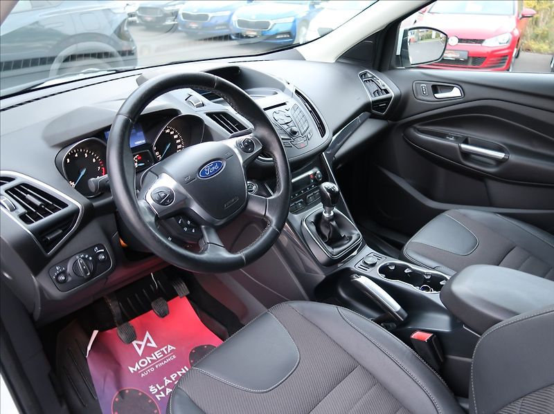 Ford Kuga 1,6 EcoBoost,110kW,NovéČR,tažn - fotka 9 z 23