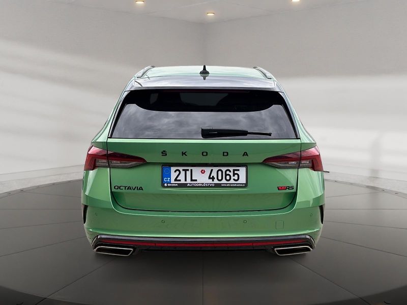 Škoda Octavia (2023) RS 2.0TSI 180kW DSG TAŽNÉ CZ - fotka 5 z 11