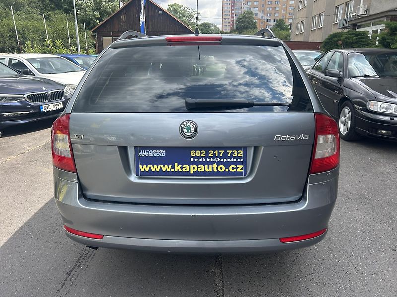 Škoda Octavia 2.0 TDI Champion Ambition Comb - fotka 9 z 30