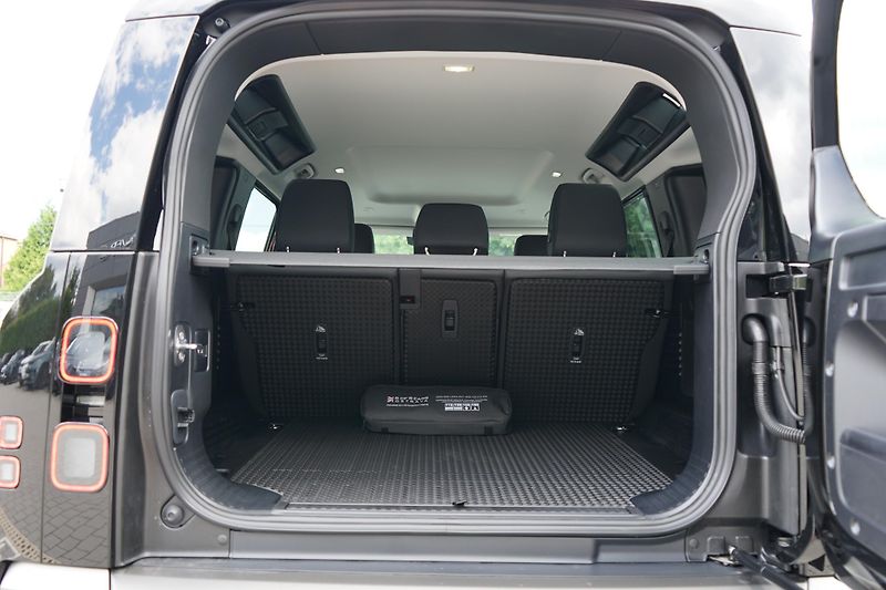 Land Rover Defender (2026) 110 3,0 S D200 - fotka 32 z 35