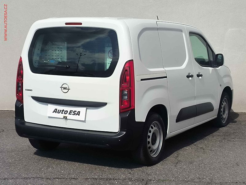 Opel Combo (2022) 1.5CDTi DÍLNA, Edition, navi - fotka 4 z 22