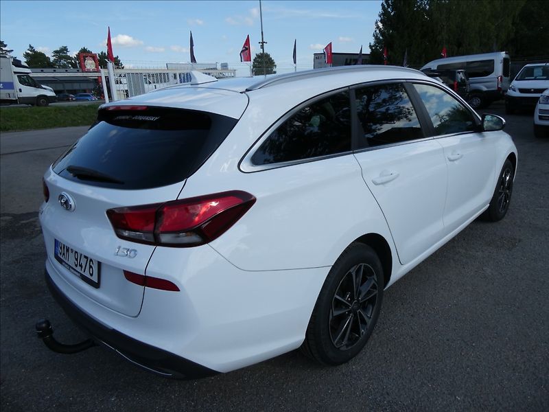 Hyundai i30 1,0 T-GDi 88kW Smart,ČR,naviga - fotka 9 z 43