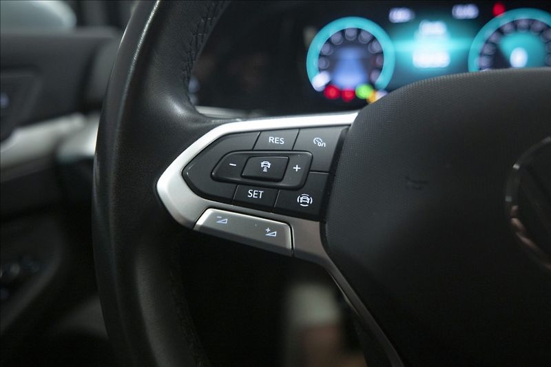 Volkswagen Golf 1,5 eTSI DSG KAMERA VÝHŘEV ČR - fotka 24 z 41