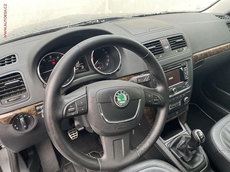 Škoda Yeti (2011) 1.2 TSi, Experience, panor - fotka 11 z 21