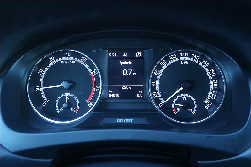 Škoda Rapid (2018) 1.0 TSI, Navi, Tempomat - fotka 11 z 23