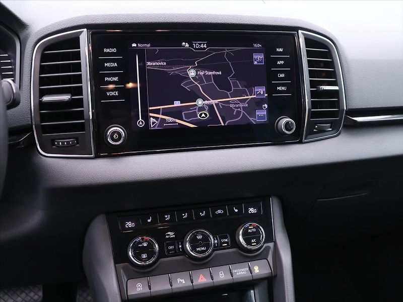 Škoda Karoq 1,5 TSI 110kW DSG CZ Style DPH - fotka 21 z 36