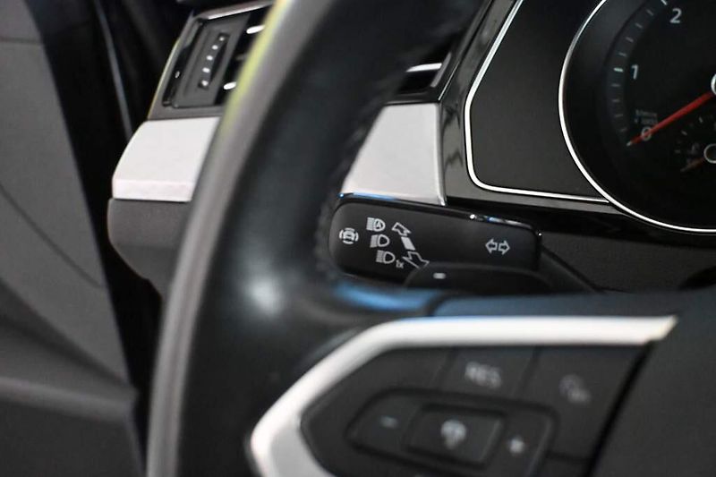 Volkswagen Passat (2023) 2.0 LED DSG ACC Kamera Tažné M - fotka 14 z 32