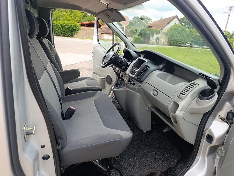 Renault Trafic (2011) 2.0 Dci tažné - fotka 19 z 21