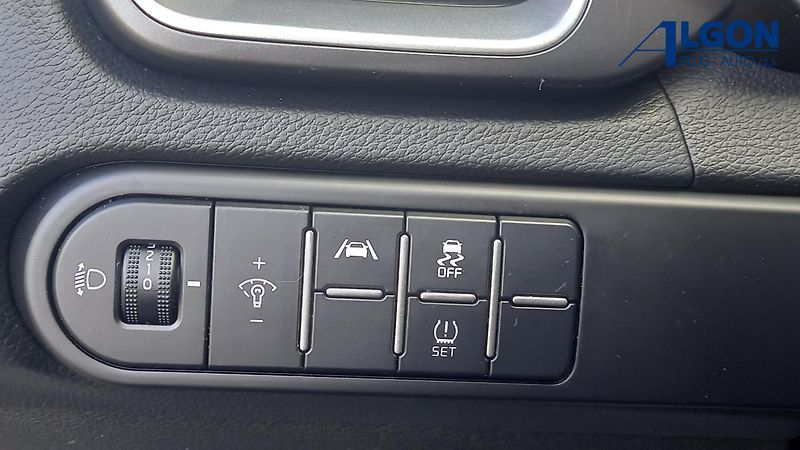 Kia Ceed SW (2025) SW 1,5 T-GDi GPF TOP - fotka 13 z 20