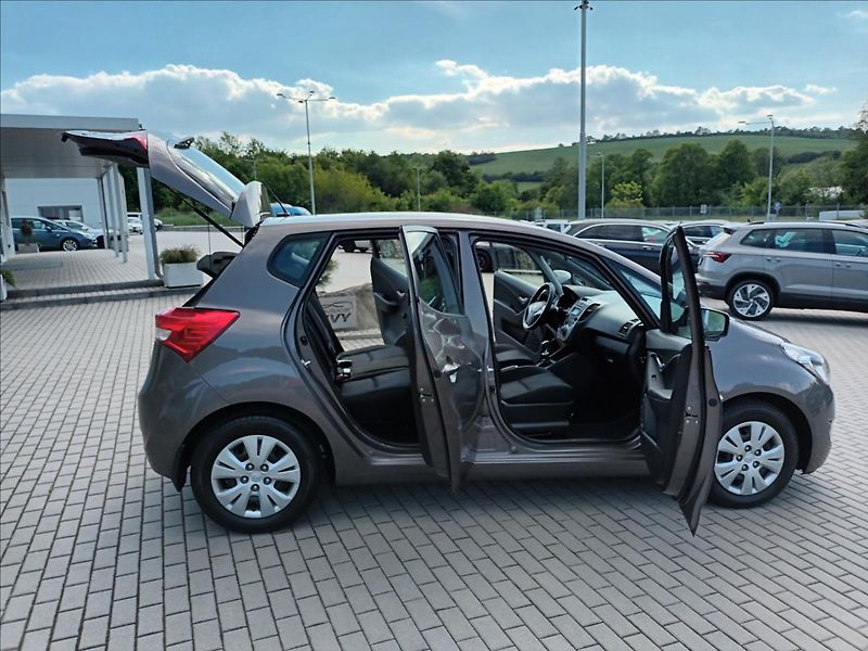 Hyundai ix20 1,4 CVVT,66KW,KLIMA,KOLA, - fotka 9 z 45