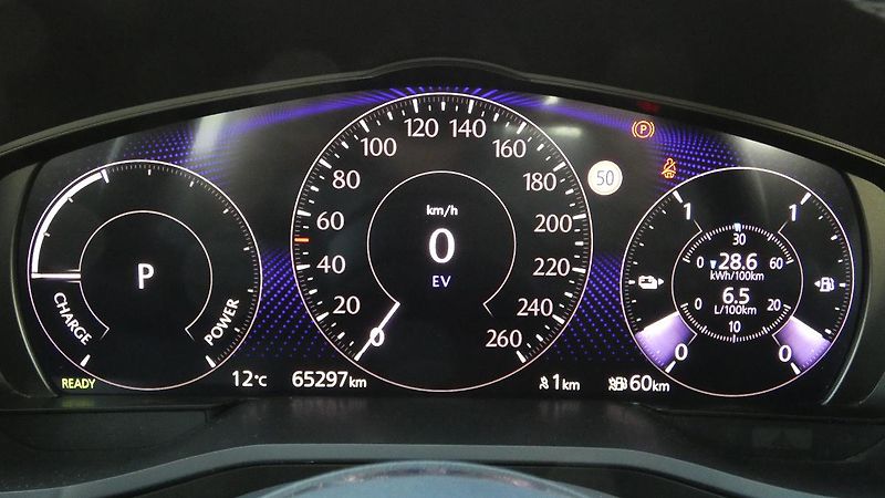 Mazda CX-60 2,5 l e-Skyactiv PHEV Exclusiv - fotka 13 z 23