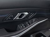 BMW Řada 3 330i xDrive - náhled 16
