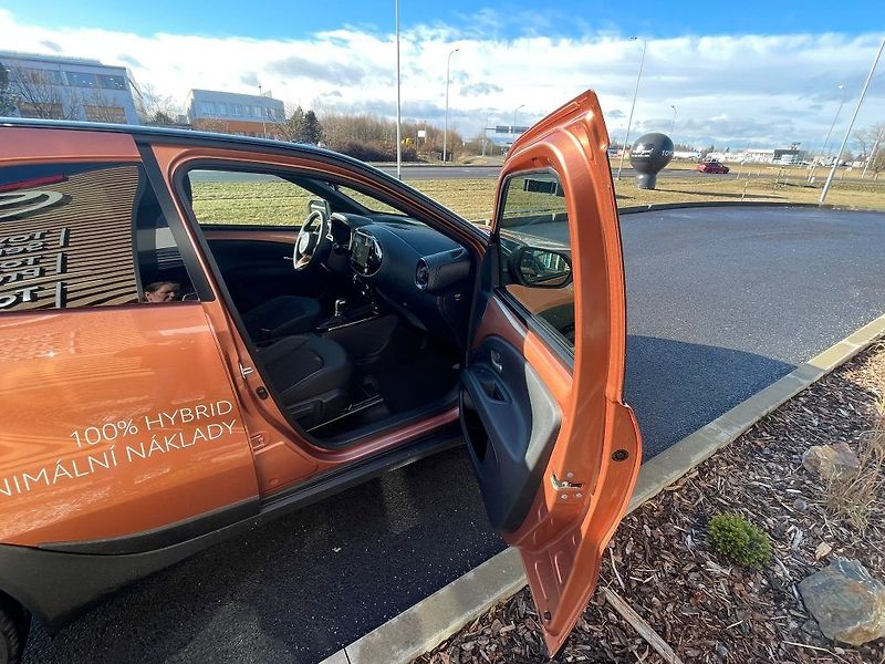 Toyota Aygo 1.5L HEV CVT - fotka 25 z 28