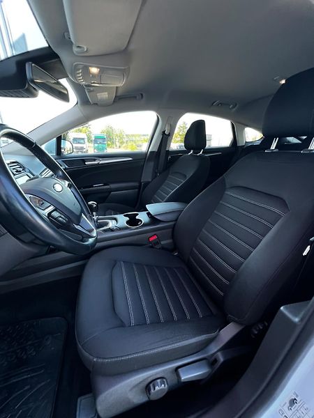 Ford Mondeo 2.0Ecoblue 110kW Business  - fotka 13 z 23