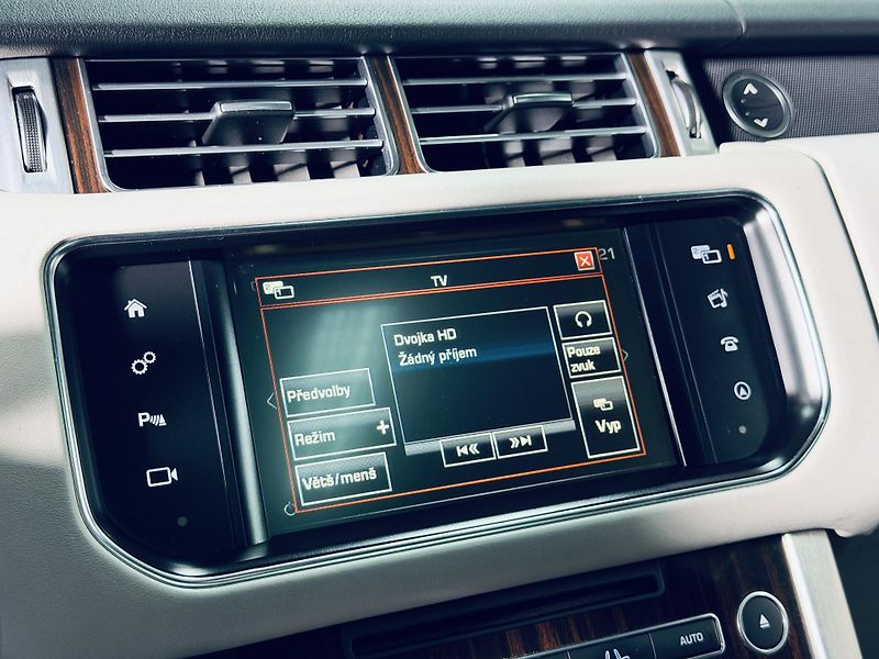 Land Rover Range Rover (2016) 4.4*SD*V8*VOGUE*MASÁŽ*CZ - fotka 27 z 37
