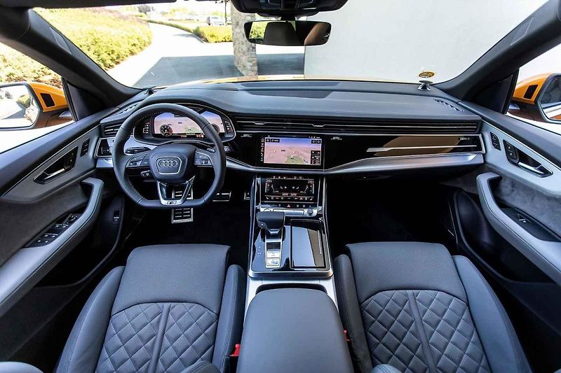 Auto jsme zkoušeli na silnicích v berounském okrese