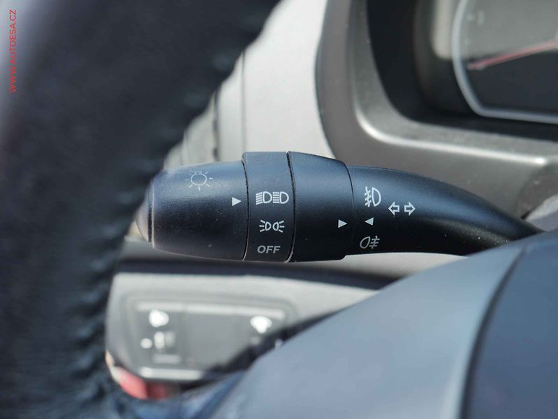 Hyundai i30 (2010) 1.6 16V, ČR, AC, STK1/28 - fotka 13 z 16
