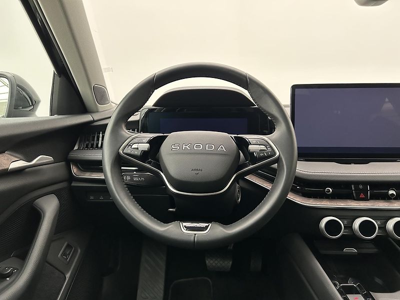 Škoda Superb 2.0 TDI 4x4 L & K - fotka 5 z 34