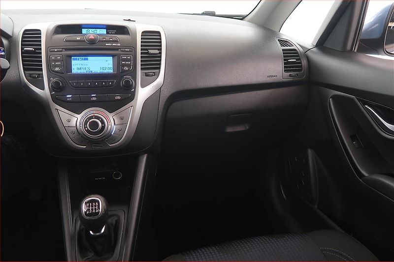Hyundai ix20 (2012) 1.6 CVVT - fotka 8 z 15