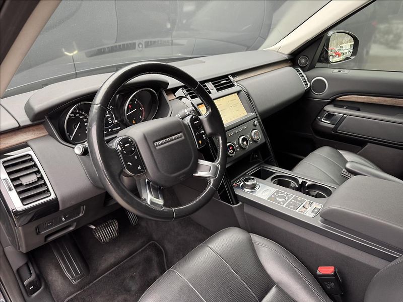 Land Rover Discovery 3,0 SDV6 SE AT AWD ČR DPH - fotka 9 z 28