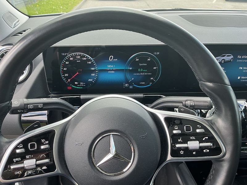 Mercedes-Benz EQA 300 Advancet 4MATIC - fotka 12 z 28