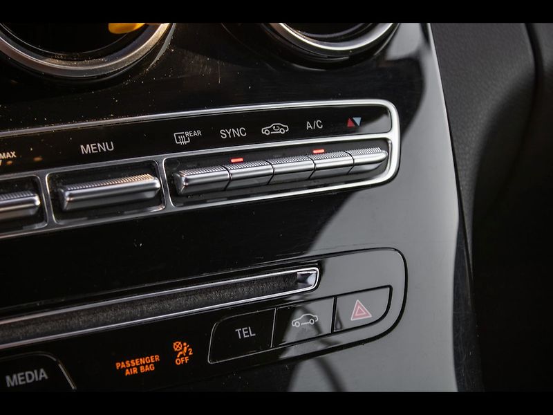 Mercedes-Benz Třídy C 4MATIC 2016 - fotka 18 z 30