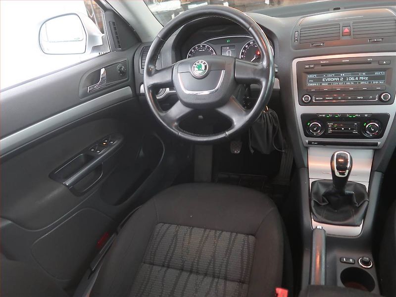 Škoda Octavia (2012) 1.6 TDI, nová STK, v provozu - fotka 7 z 17