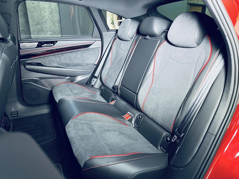Volkswagen ID.7 (2025) GTX*4M*ZÁRUKA*TAŽNÉ*HEADUP*MAX - fotka 34 z 41
