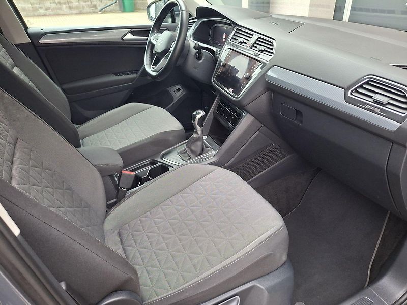 Volkswagen Tiguan (2021) 1.5 TSI Life Business, ZÁRUKA - fotka 19 z 34