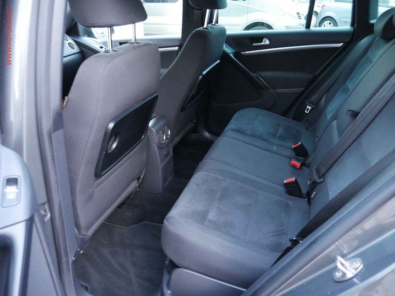 Volkswagen Tiguan (2014) 2.0TDi 4x4, Navigace - fotka 10 z 21