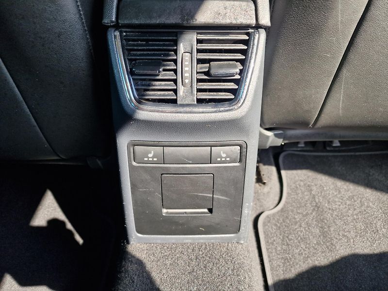 Škoda Octavia 1,6TDI 81KW EXCLUSIVE - fotka 14 z 23