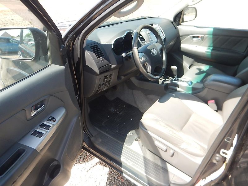 Toyota Hilux 3.0 D-4D, 4x4, AUTOMAT, TAŽNÉ - fotka 9 z 26