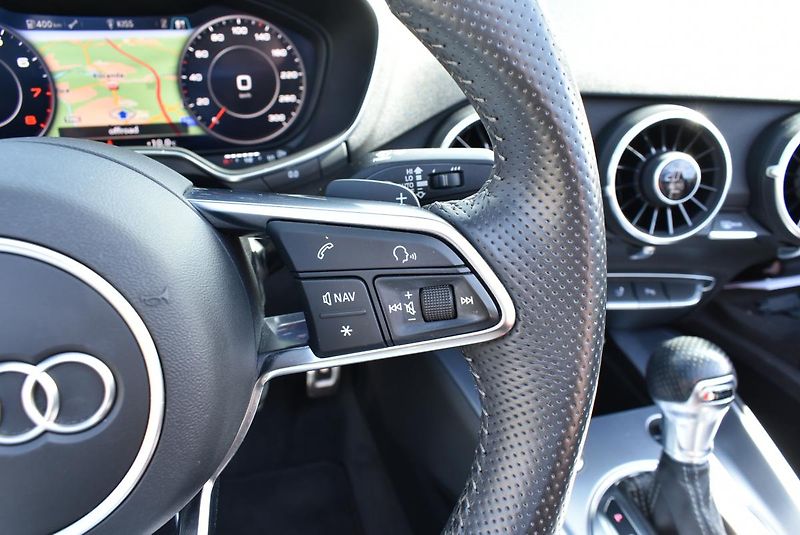 Audi TT 1.8TFSI S-Line Cabrio,B&O - fotka 38 z 50