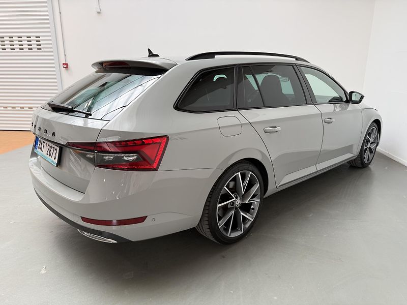 Škoda Superb 2.0 TSI 140kW SportLine Combi - fotka 4 z 14