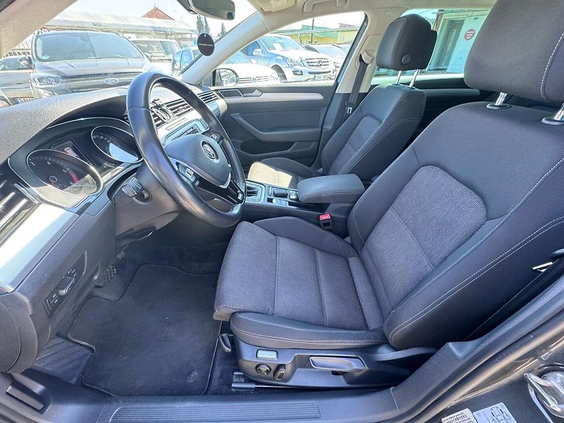 Volkswagen Passat (2015) B8 DSG 2,0 110KW ROZV. BEZ ADB - fotka 17 z 50