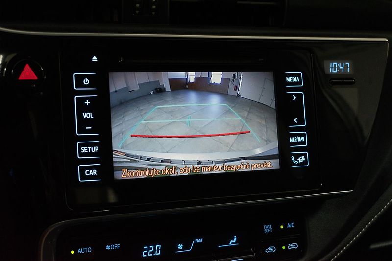 Toyota Auris 1.8 HYBRID*KAMERA*AUT. KLIMA* - fotka 22 z 36