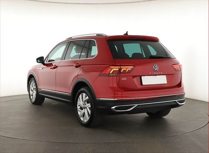 Volkswagen Tiguan (2022) 2.0 TSI - fotka 4 z 20
