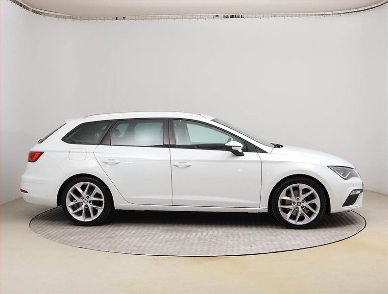 Seat Leon (2018) Sport 1.8 TSI, Kůže, Navi - fotka 6 z 24